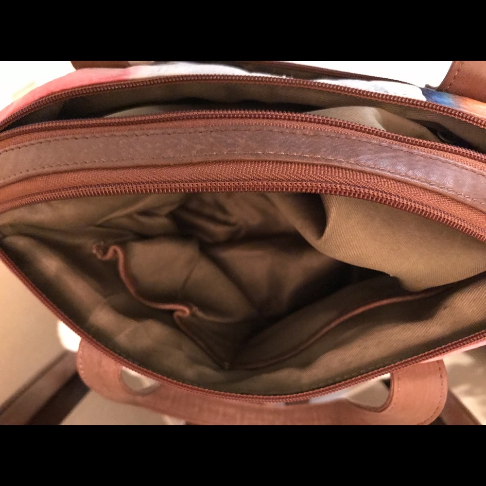 Sukriti Leather Painted elegant lady with hat Crossbody Bag with removable strap - Picture 9 of 12